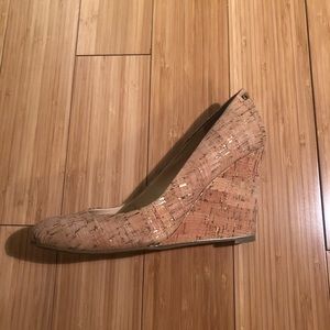 Cork wedge shoe